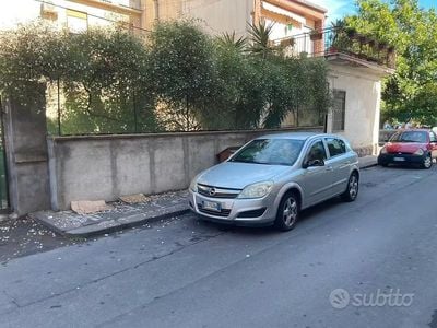 Occasion Opel Astra 101 ch (74 kW) 2007 Gris Berline