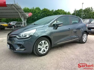 Usata Renault Clio IV 90 CV (66 kW) 2019 Grigio Berlina
