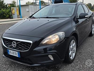 Usata Volvo V40 CC 119 CV (87 kW) 2015 Nero Station wagon