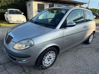 Usata Lancia Ypsilon 70 CV (51 kW) 2004 Argento Utilitaria