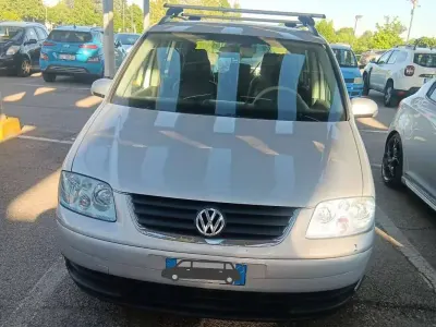 Usata VW Touran 105 CV (77 kW) 2005 Argento Monovolume