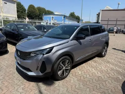 Usata Peugeot 5008 Allure 131 CV (96 kW) 2022 Grigio SUV