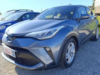 Usata Toyota C-HR Active 98 CV (72 kW) 2022 Blu/azzurro SUV