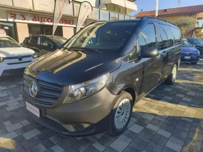 Usata Mercedes Vito 136 CV (100 kW) 2022 Nero Furgone
