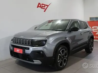 Nuova Jeep Avenger Summit 110 CV (80 kW) 2026 Grigio scuro SUV