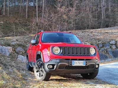 Usata Jeep Renegade Trailhawk 170 CV (125 kW) 2017 Rosso SUV