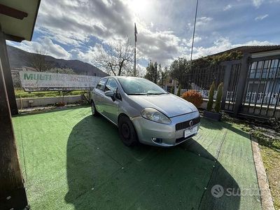 Usata Fiat Grande Punto 75 CV (55 kW) 2007 Grigio Utilitaria