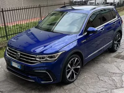 Usata VW Tiguan R-line 150 CV (110 kW) 2023 Blu SUV