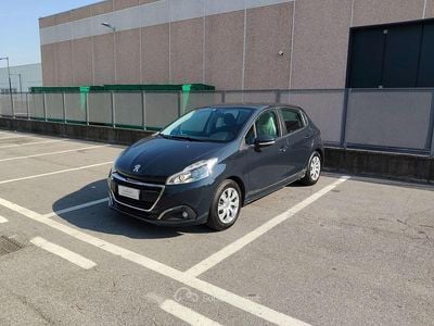 Usata Peugeot 208 Active 68 CV (50 kW) 2018 Blu/azzurro Utilitaria