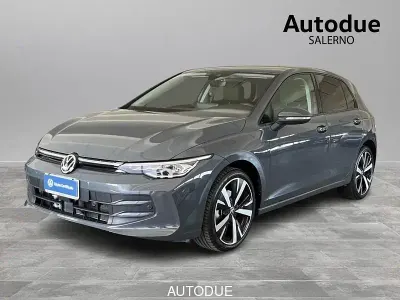 Usata VW Golf VIII Edition 116 CV (85 kW) 2024 Grigio Utilitaria