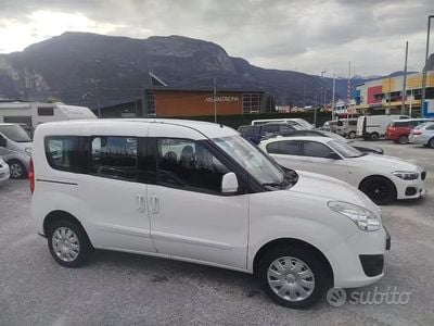 Usado Opel Combo Cosmo 120 CV (88 kW) 2017 Blanco Monovolumen