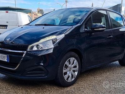 Usata Peugeot 208 Active 68 CV (50 kW) 2017 Grigio Utilitaria