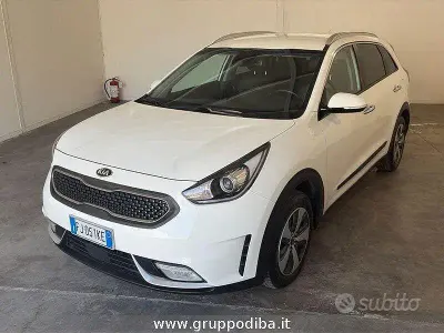 Begagnad Kia Niro 141 HK (103 kW) 2017 Grå SUV