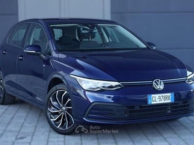 Usata VW Golf VIII Life 110 CV (80 kW) 2022 Blu Berlina
