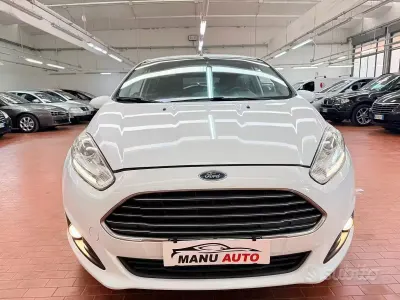 Usata Ford Fiesta Titanium 75 CV (55 kW) 2016 Bianco Utilitaria