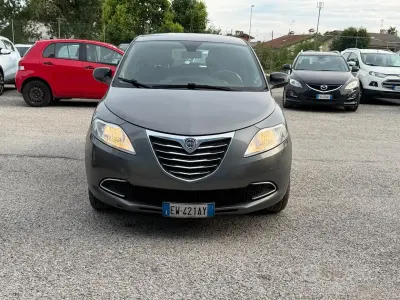 Usata Lancia Ypsilon Gold 95 CV (69 kW) 2014 Grigio Utilitaria