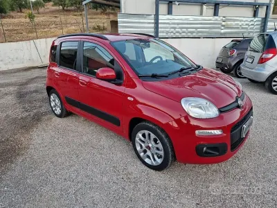 Usata Fiat Panda Lounge 85 CV (62 kW) 2013 Rosso Utilitaria