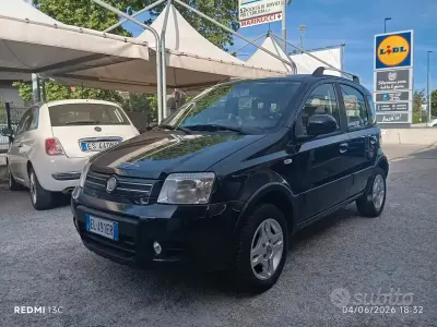 Usata Fiat Panda Climbing 77 CV (56 kW) 2012 Blu Utilitaria