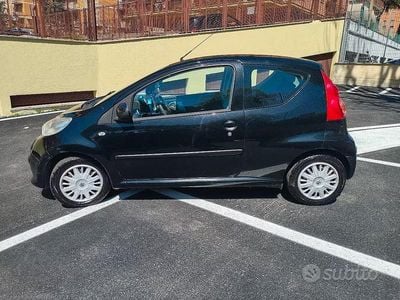 Usata Peugeot 107 68 CV (50 kW) 2008 Nero Utilitaria