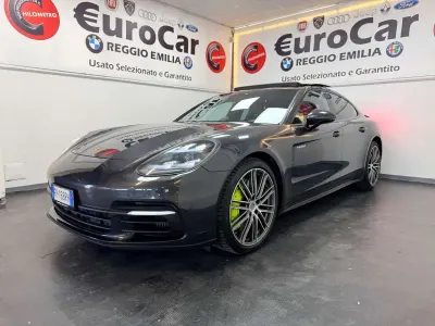 Usata Porsche Panamera 330 CV (242 kW) 2018 Grigio Berlina