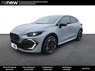 Usata Renault Clio Techno 160 CV (117 kW) 2025 Grigio chiaro Utilitaria