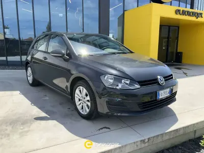 Usata VW Golf Sportsvan Comfortline 110 CV (80 kW) 2015 Grigio Monovolume