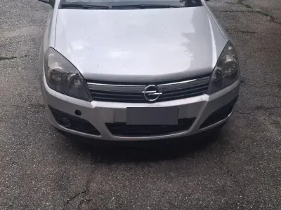 Usata Opel Astra 105 CV (77 kW) 2005 Grigio Berlina
