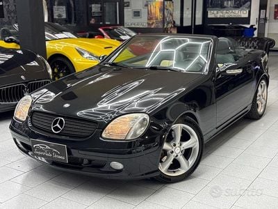 Usata Mercedes SLK320 218 CV (160 kW) 2000 Nero Cabrio