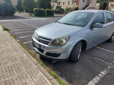 Usata Opel Astra Enjoy 101 CV (74 kW) 2004 Berlina