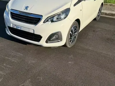 Usata Peugeot 108 Allure 69 CV (50 kW) 2017 Bianco Utilitaria