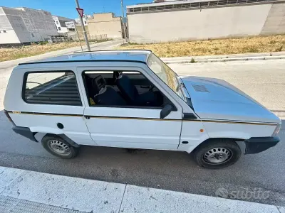 Usata Fiat 750 Young 34 CV (25 kW) 1987 Bianco Berlina