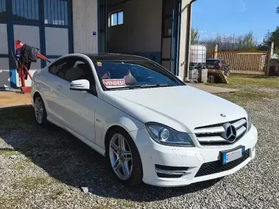 Usata Mercedes C220 170 CV (125 kW) 2012 Bianco Coupé