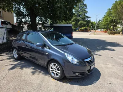 Usata Opel Corsa Sport 90 CV (66 kW) 2007 Blu/azzurro Utilitaria
