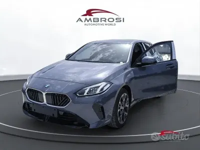 Nuova BMW 118 M Sport 150 CV (110 kW) 2026 Skyscraper grey metallic Utilitaria