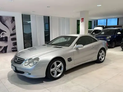 Usata Mercedes SL350 245 CV (180 kW) 2004 Grigio Cabrio