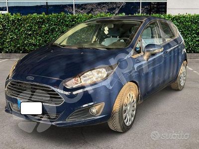 Usata Ford Fiesta Business Edition 75 CV (55 kW) 2015 Blu Berlina
