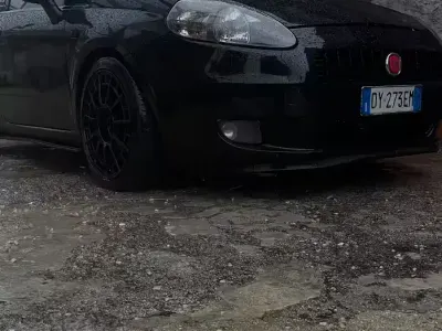 Usata Fiat Grande Punto 75 CV (55 kW) 2009 Nero Utilitaria