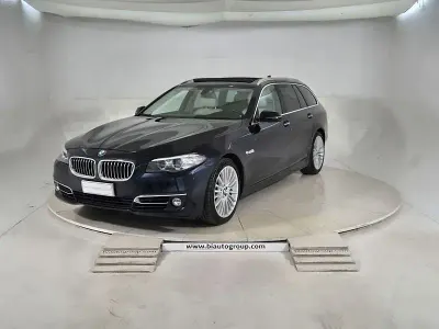 Usata BMW 525 Luxury Line 218 CV (160 kW) 2016 Blu Station wagon