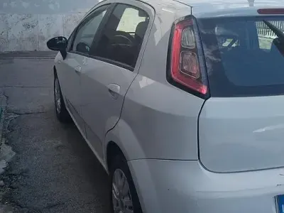 Usata Fiat Grande Punto 75 CV (55 kW) 2011 Utilitaria