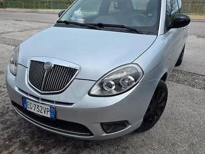 Usata Lancia Ypsilon 69 CV (50 kW) 2011 Grigio Utilitaria