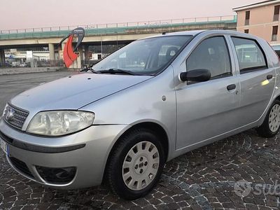 Usata Fiat Punto Classica 59 CV (43 kW) 2008 Grigio Utilitaria