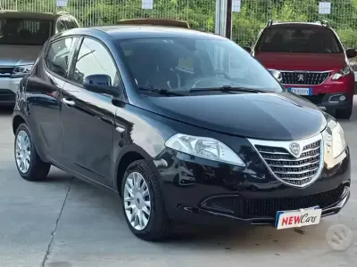 Usata Lancia Ypsilon 69 CV (50 kW) 2013 Bianco Utilitaria