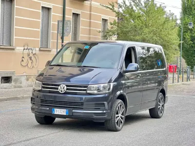 Usata VW Caravelle Comfortline 150 CV (110 kW) 2018 Blu notte metallizzato Furgone