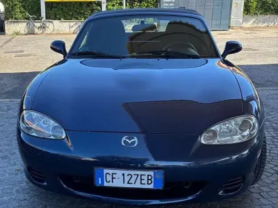 Usata Mazda MX5 110 CV (80 kW) 2003 Blu/azzurro Cabrio