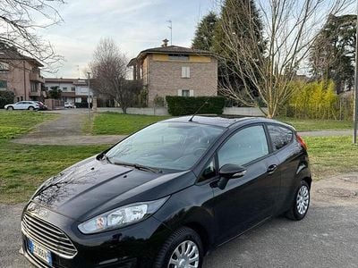 Begagnad Ford Fiesta 75 HK (55 kW) 2013 Svart Halvkombi