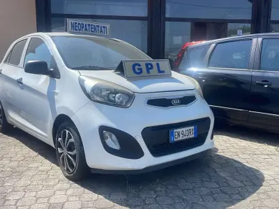 Usata Kia Rio 75 CV (55 kW) 2012 Other Berlina