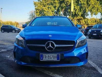 Usata Mercedes A180 109 CV (80 kW) 2016 Blu/azzurro Berlina