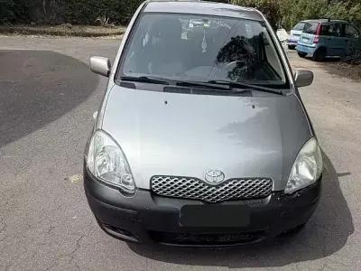 Usata Toyota Yaris Sport 87 CV (63 kW) 2003 Grigio Berlina