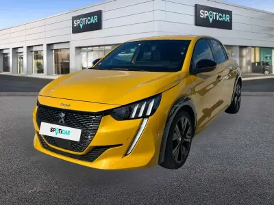 Usata Peugeot 208 GT 101 CV (74 kW) 2021 Giallo faro Utilitaria