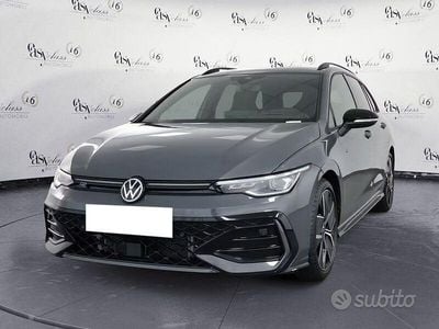Usata VW Golf VIII R-line 150 CV (110 kW) 2025 Grigio Station wagon